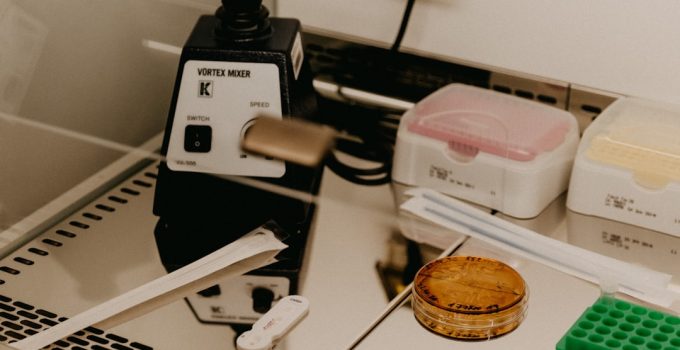 The Copywriter’s Handbook NYT Review: A Must-Read for Marketers