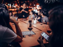 Best 4 Privacy & Security Helpers for WhatsApp Users (Official Two-Step Tools + Password Managers + Signal/Backup Workflows) That Privacy-Minded Redditors Recommend