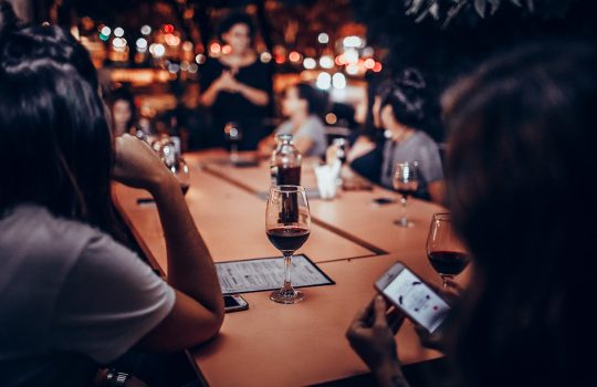 Best 4 Privacy & Security Helpers for WhatsApp Users (Official Two-Step Tools + Password Managers + Signal/Backup Workflows) That Privacy-Minded Redditors Recommend