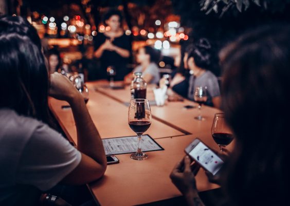 Best 4 Privacy & Security Helpers for WhatsApp Users (Official Two-Step Tools + Password Managers + Signal/Backup Workflows) That Privacy-Minded Redditors Recommend