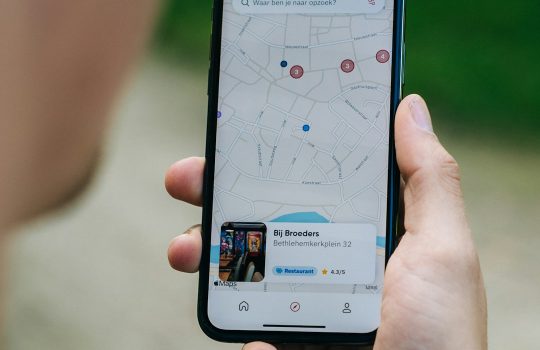 How to Enable/Disable FaceTime Live Photos on iPhone & Mac