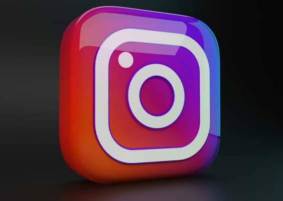 Instagram DMs Showing Black Screen? Causes and Fixes