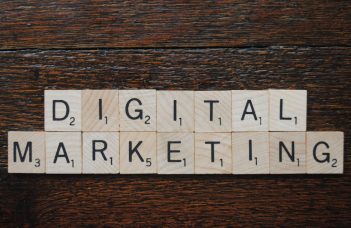 Top 12 QR Code Tools with Built-In Tracking That Marketers on Reddit Use to Measure Engagement