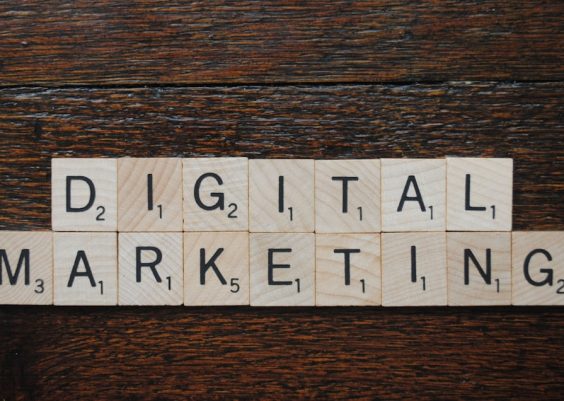 Top 12 QR Code Tools with Built-In Tracking That Marketers on Reddit Use to Measure Engagement