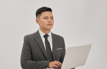 The Ultimate Guide to Crafting Employee Ads That Drive Hiring Success Across American Businesses
