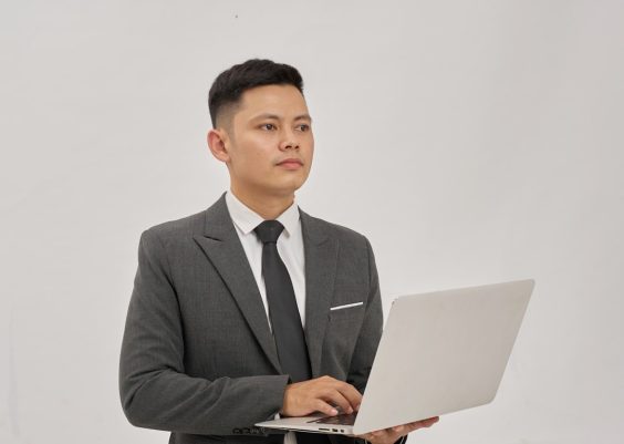 The Ultimate Guide to Crafting Employee Ads That Drive Hiring Success Across American Businesses