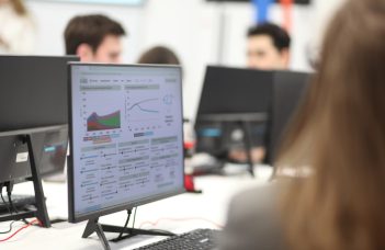The Ultimate Guide to Employee Scorecards: Boosting Performance and Accountability in U.S. Workplaces