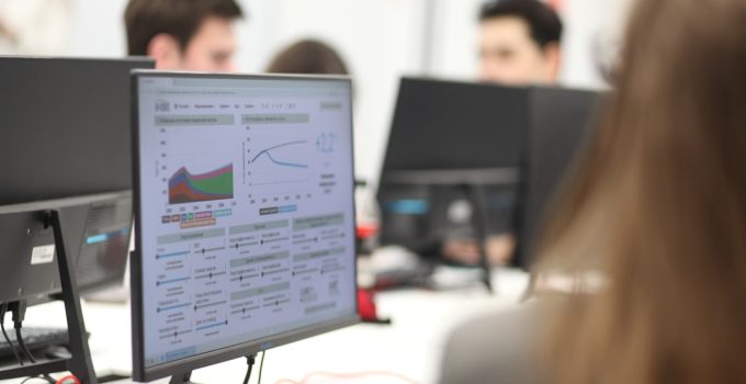 The Ultimate Guide to Employee Scorecards: Boosting Performance and Accountability in U.S. Workplaces