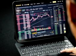 Top-Rated Crypto Tools List for American Investors to Analyze, Trade, and Grow Portfolios