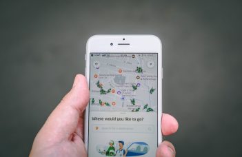 AI Tools That Compete With ChatGPT (Free & Paid)