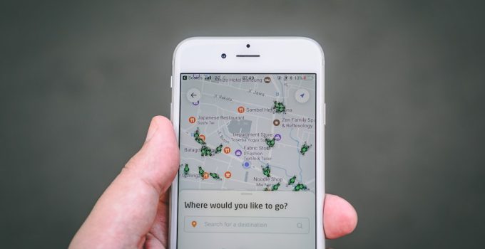 AI Tools That Compete With ChatGPT (Free & Paid)