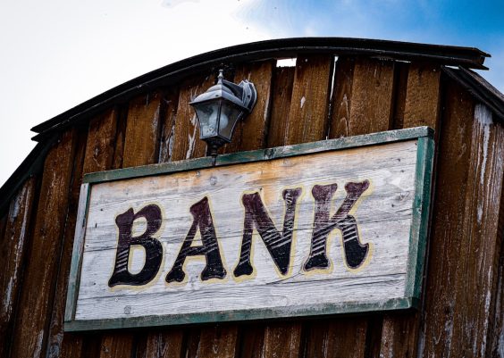 The Honest (And Slightly Painful) Comparison: DaVinci Resolve vs CapCut For Real-World Creators