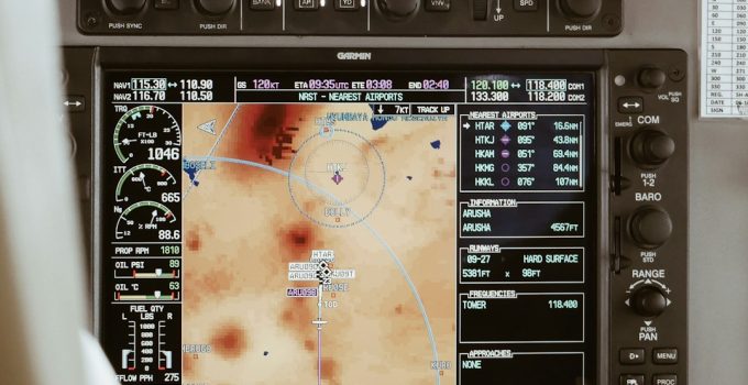 How to Check Flight History and Aircraft Age