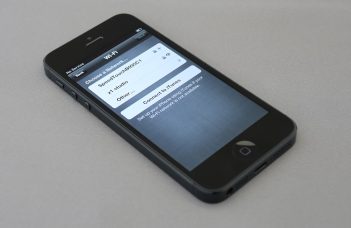How to transfer files from Android to iPhone without losing data