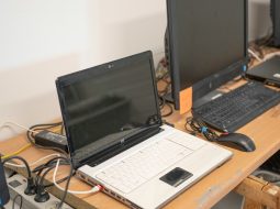 Computer speakers: compact vs bookshelf
