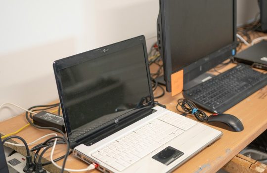 Computer speakers: compact vs bookshelf