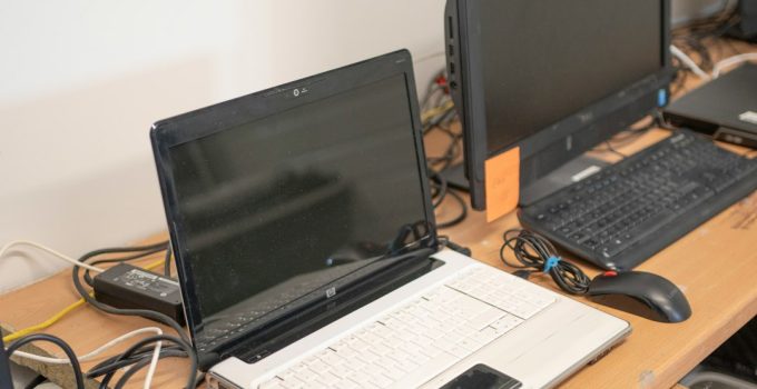 Computer speakers: compact vs bookshelf