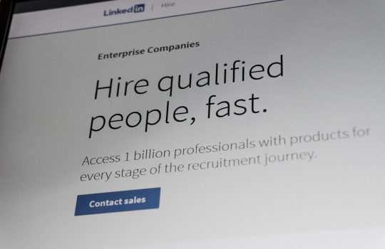 Kaspr’s Email Finder on LinkedIn Profiles: Why It’s Popular on Reddit — And What Goes Wrong