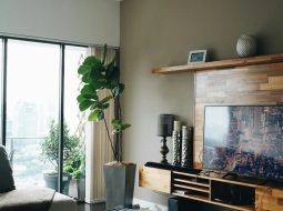 High‑Ceiling Chandelier Reviews: Combining Elegance with Practical Lighting