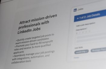 Apollo.io vs. HubSpot: How to Build a Sales Outreach Process That Converts