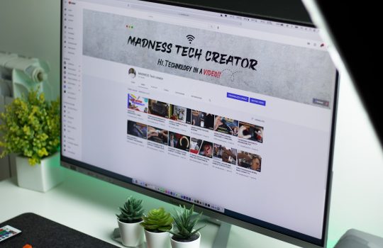 Whatsontech Guide To Staying Updated On Technology Trends