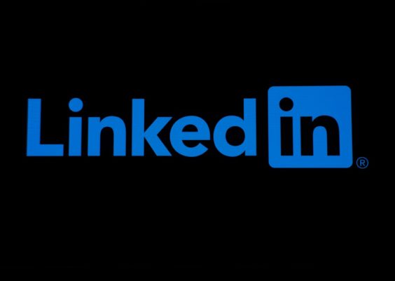 Top LinkedIn Bio Examples and How to Craft Yours to Generate Leads, Build Authority, and Grow Your Network