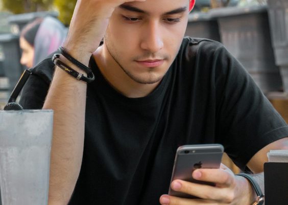 Can Someone See If You Screenshot On VSCO? (2026 Answer)