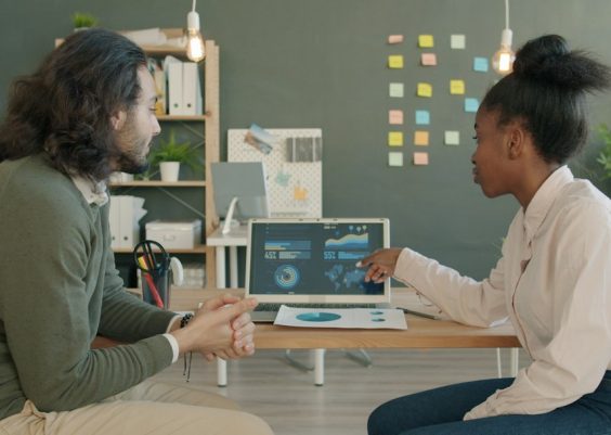 App Audience Analytics Software: Amplitude vs Mixpanel for Analyzing App Audiences