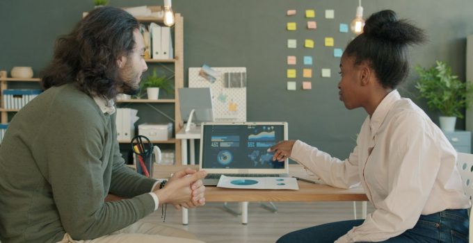 App Audience Analytics Software: Amplitude vs Mixpanel for Analyzing App Audiences