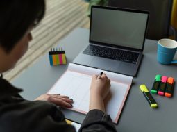 Does Common App Detect AI in Activities Section?