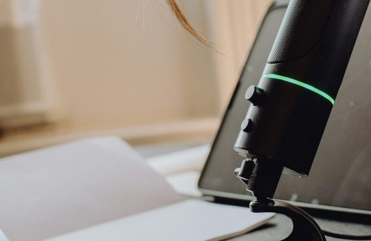 Voice Assistant Software With AI-Powered Voice Commands