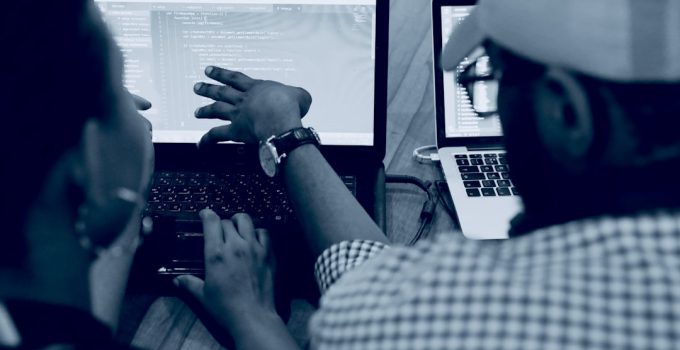What Is an Email Header?: Gmail vs Outlook for Understanding Email Headers