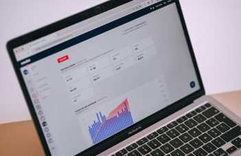 Public Relations Report: Muck Rack vs Cision for Creating PR Reports