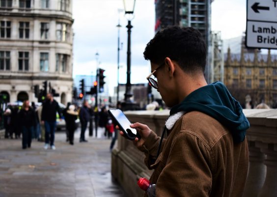 Mobile Data in UK: The Travel Upgrade More Tourists Are Choosing