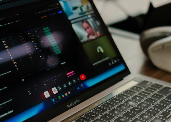 Passive Communication: Slack vs Microsoft Teams for Improving Workplace Communication