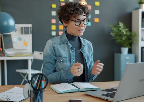Selling Techniques: Gong vs Mindtickle and Other Tools for Practicing and Improving Modern Sales Conversations