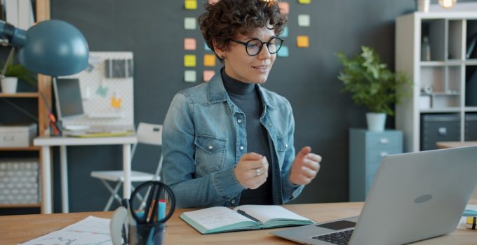 Selling Techniques: Gong vs Mindtickle and Other Tools for Practicing and Improving Modern Sales Conversations