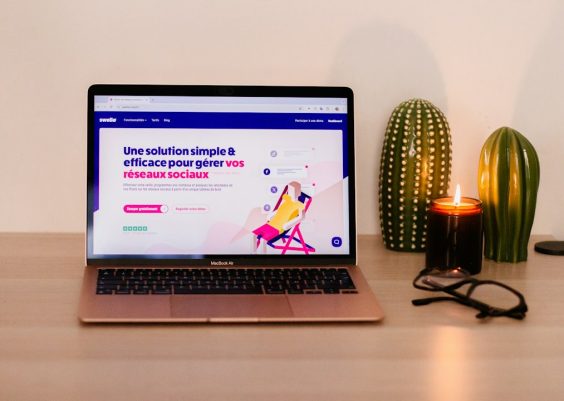 Social Media Design Apps: Canva vs Adobe Express for Creating Social Media Graphics