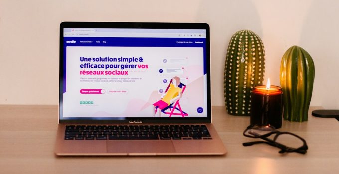 Social Media Design Apps: Canva vs Adobe Express for Creating Social Media Graphics