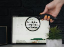 Apollo.io vs. ZoomInfo: Which Sales Intelligence Tool Helps Reps Find Better Leads?